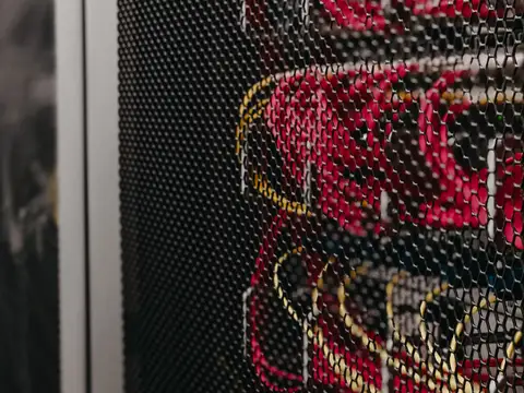 Kabel und Leitungen